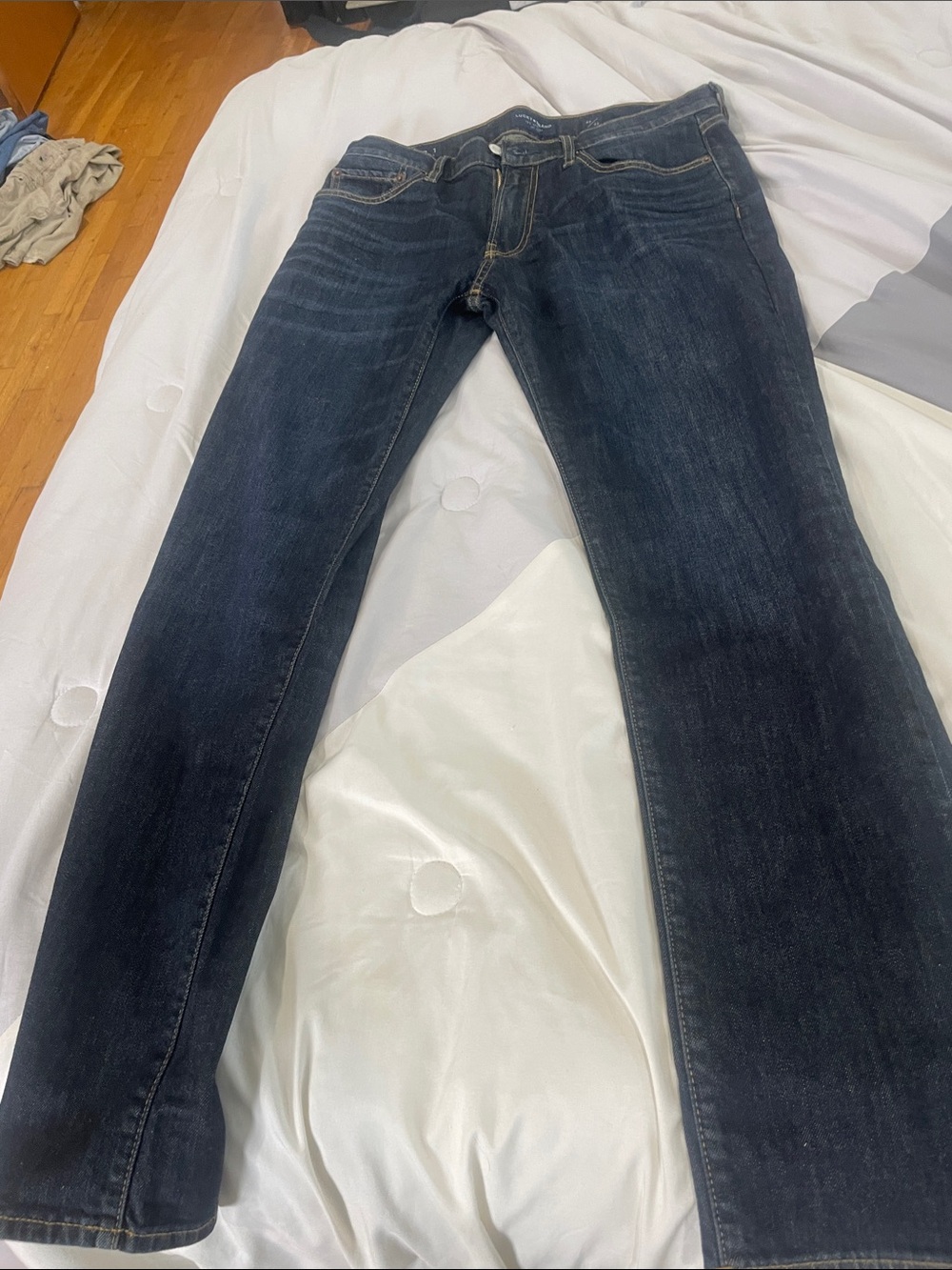 Men’s Lucky brand straight leg jeans